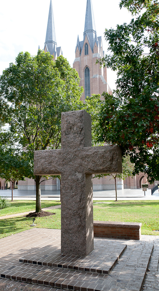 Woodway Cross