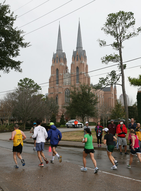 Marathoners with the church in the background